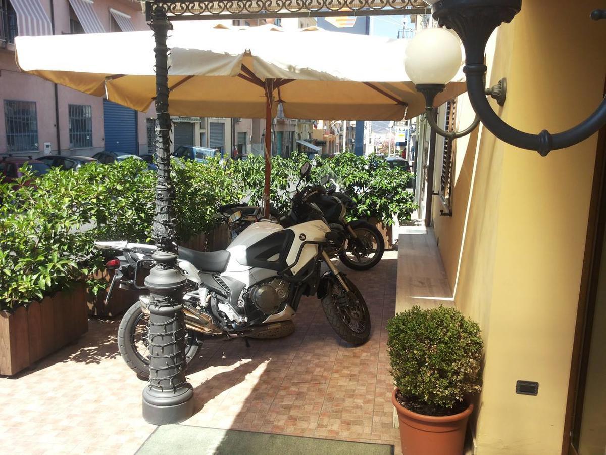 Hotel Paradiso Delle Madonie Castelbuono  Ngoại thất bức ảnh