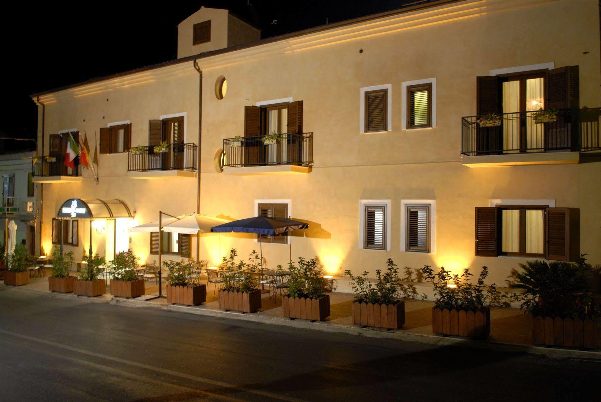 Hotel Paradiso Delle Madonie Castelbuono  Ngoại thất bức ảnh